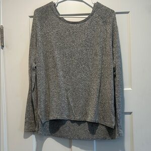 Old Navy Heather Gray Long Sleeve Crewneck Top